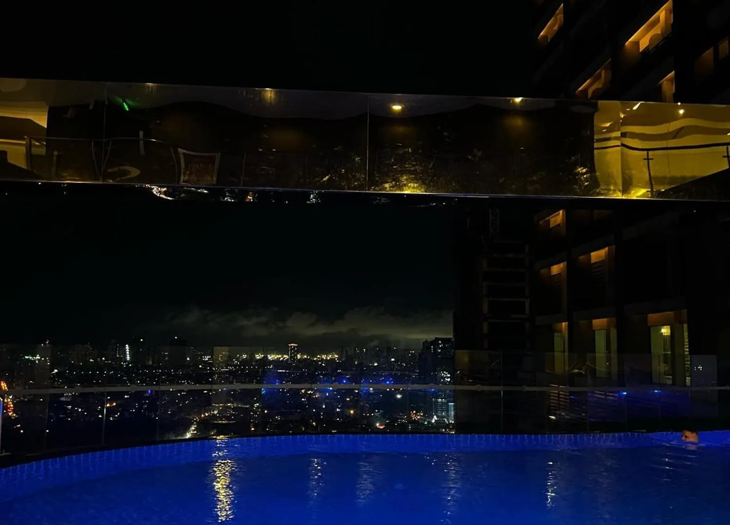 Affordable Suite With Balcony At The Gramercy Makati Manila Makati City 0*,